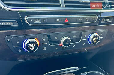 Позашляховик / Кросовер Audi Q7 2015 в 
