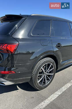Внедорожник / Кроссовер Audi Q7 2023 в 