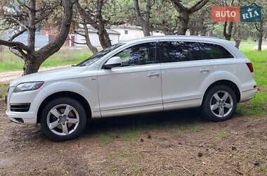 Позашляховик / Кросовер Audi Q7 2013 в 