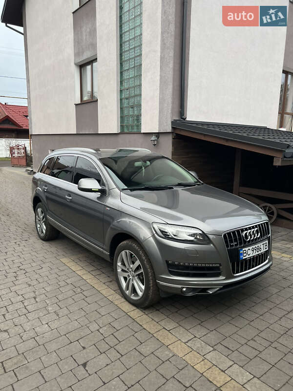 Внедорожник / Кроссовер Audi Q7 2012 в 