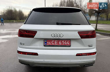 Внедорожник / Кроссовер Audi Q7 2018 в 