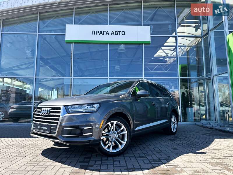 Внедорожник / Кроссовер Audi Q7 2018 в 