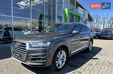 Внедорожник / Кроссовер Audi Q7 2018 в 