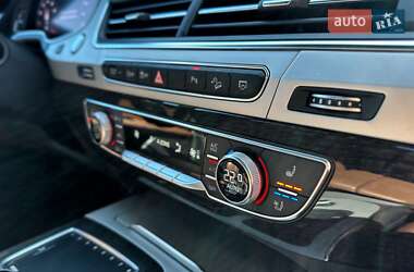 Внедорожник / Кроссовер Audi Q7 2018 в 