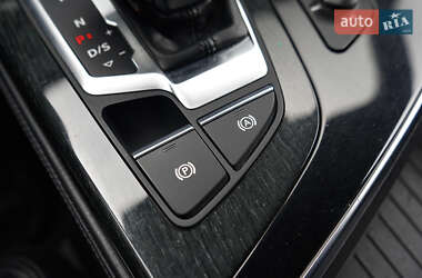 Позашляховик / Кросовер Audi Q7 2016 в 