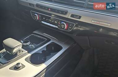 Позашляховик / Кросовер Audi Q7 2019 в 