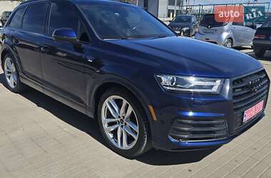 Позашляховик / Кросовер Audi Q7 2019 в 