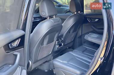 Позашляховик / Кросовер Audi Q7 2016 в 