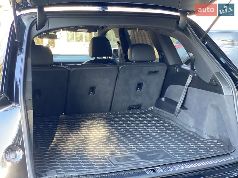 Внедорожник / Кроссовер Audi Q7 2016 в Соленом