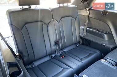 Позашляховик / Кросовер Audi Q7 2016 в 