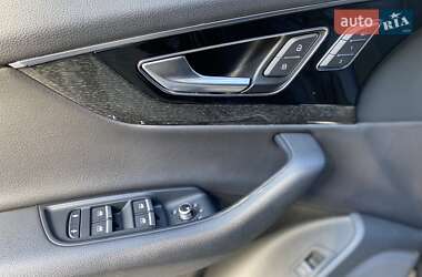 Позашляховик / Кросовер Audi Q7 2016 в 