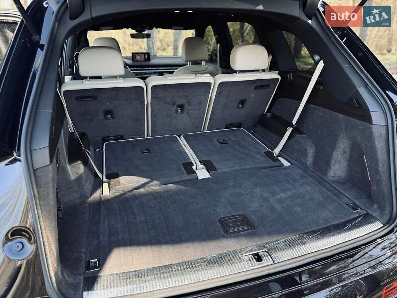 Внедорожник / Кроссовер Audi Q7 2017 в Житомире