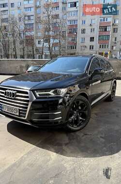 Внедорожник / Кроссовер Audi Q7 2017 в 