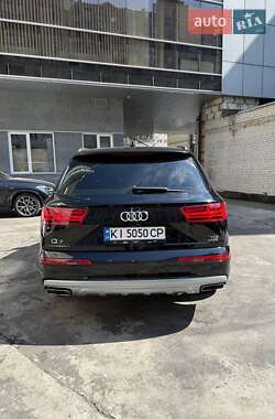 Внедорожник / Кроссовер Audi Q7 2017 в 