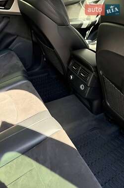 Внедорожник / Кроссовер Audi Q7 2017 в 
