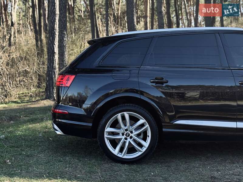 Внедорожник / Кроссовер Audi Q7 2017 в Житомире