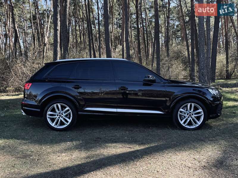 Внедорожник / Кроссовер Audi Q7 2017 в Житомире