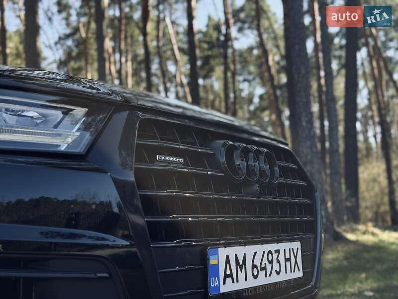Внедорожник / Кроссовер Audi Q7 2017 в Житомире