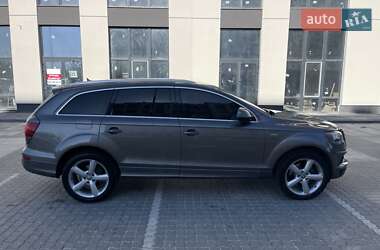 Внедорожник / Кроссовер Audi Q7 2012 в 