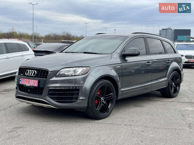 Внедорожник / Кроссовер Audi Q7 2015 в 