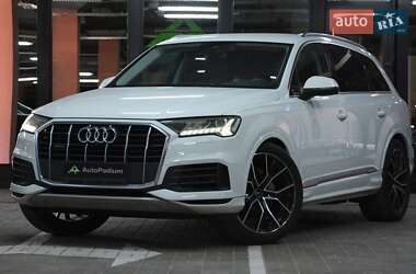 Внедорожник / Кроссовер Audi Q7 2020 в 