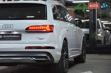 Внедорожник / Кроссовер Audi Q7 2020 в 