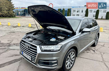 Внедорожник / Кроссовер Audi Q7 2016 в 