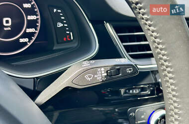 Внедорожник / Кроссовер Audi Q7 2016 в 