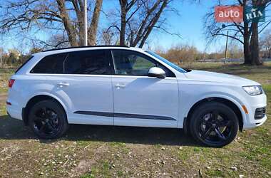 Внедорожник / Кроссовер Audi Q7 2019 в 