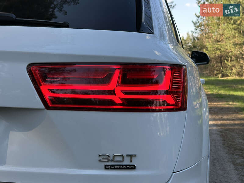 Внедорожник / Кроссовер Audi Q7 2017 в Харькове