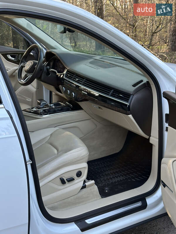 Внедорожник / Кроссовер Audi Q7 2017 в Харькове