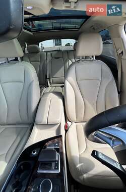 Позашляховик / Кросовер Audi Q7 2018 в 