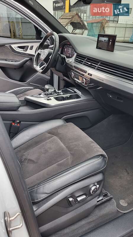 Внедорожник / Кроссовер Audi Q7 2016 в Полтаве