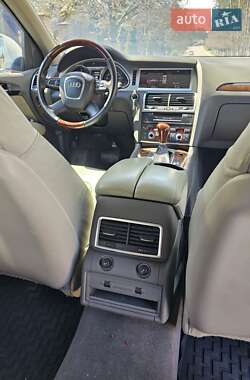 Внедорожник / Кроссовер Audi Q7 2011 в 