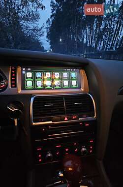 Внедорожник / Кроссовер Audi Q7 2011 в 