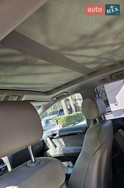 Внедорожник / Кроссовер Audi Q7 2011 в 
