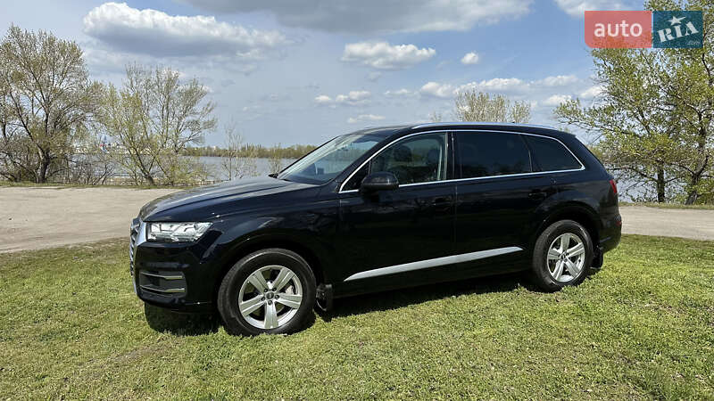Позашляховик / Кросовер Audi Q7 2016 в Дніпрі