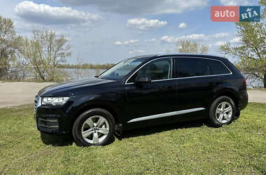 Внедорожник / Кроссовер Audi Q7 2016 в 