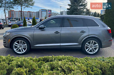 Позашляховик / Кросовер Audi Q7 2016 в 