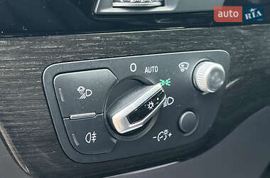 Позашляховик / Кросовер Audi Q7 2016 в 