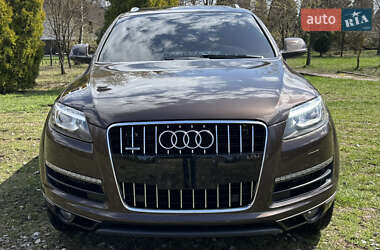 Позашляховик / Кросовер Audi Q7 2011 в 