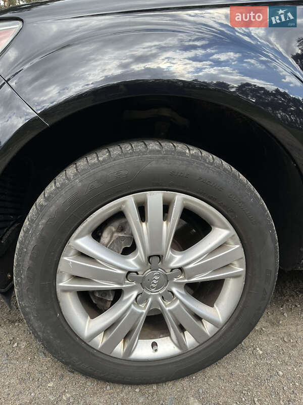 Позашляховик / Кросовер Audi Q7 2010 в Володимирі