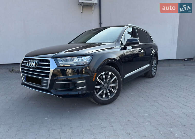 Позашляховик / Кросовер Audi Q7 2017 в 