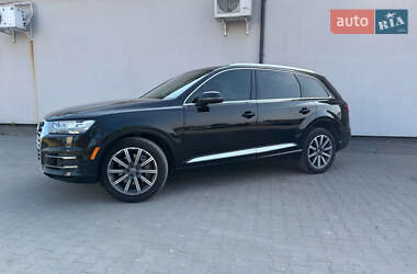 Позашляховик / Кросовер Audi Q7 2017 в 