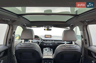 Позашляховик / Кросовер Audi Q7 2017 в 
