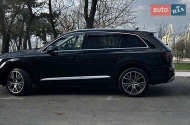 Внедорожник / Кроссовер Audi Q7 2019 в 