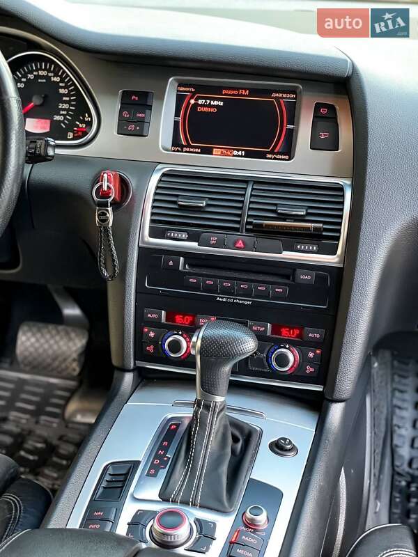 Позашляховик / Кросовер Audi Q7 2007 в Дубні