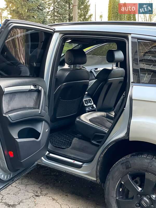 Позашляховик / Кросовер Audi Q7 2007 в Дубні