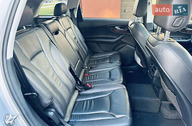 Внедорожник / Кроссовер Audi Q7 2016 в 