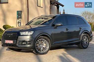 Внедорожник / Кроссовер Audi Q7 2018 в 